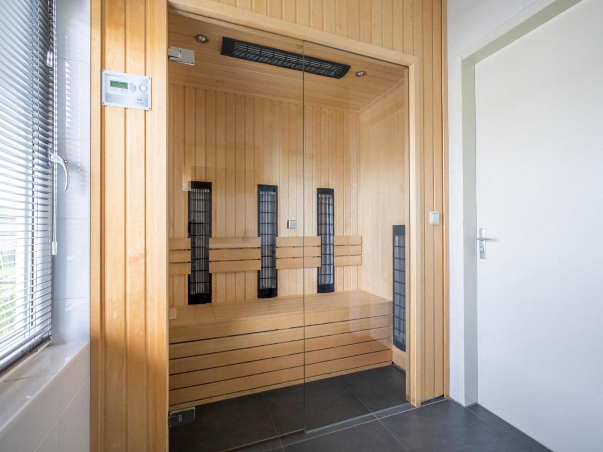 Modern Villa Near Harderwijk With Whirlpool เซโวลเดอ ภายนอก รูปภาพ